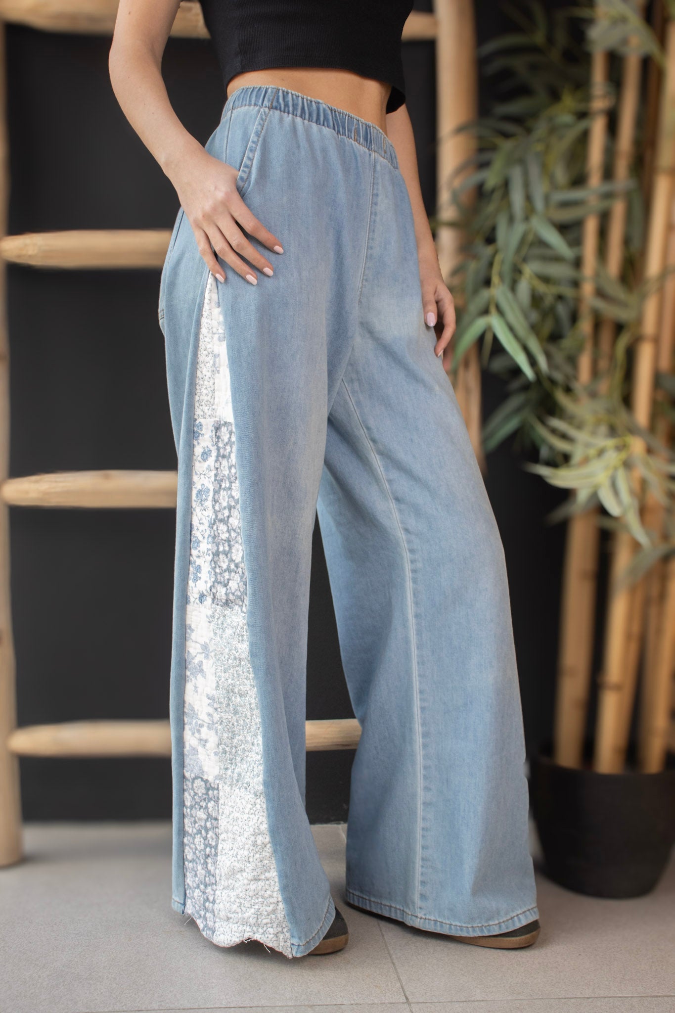 Pantalón Jeans Wide Leg Flores